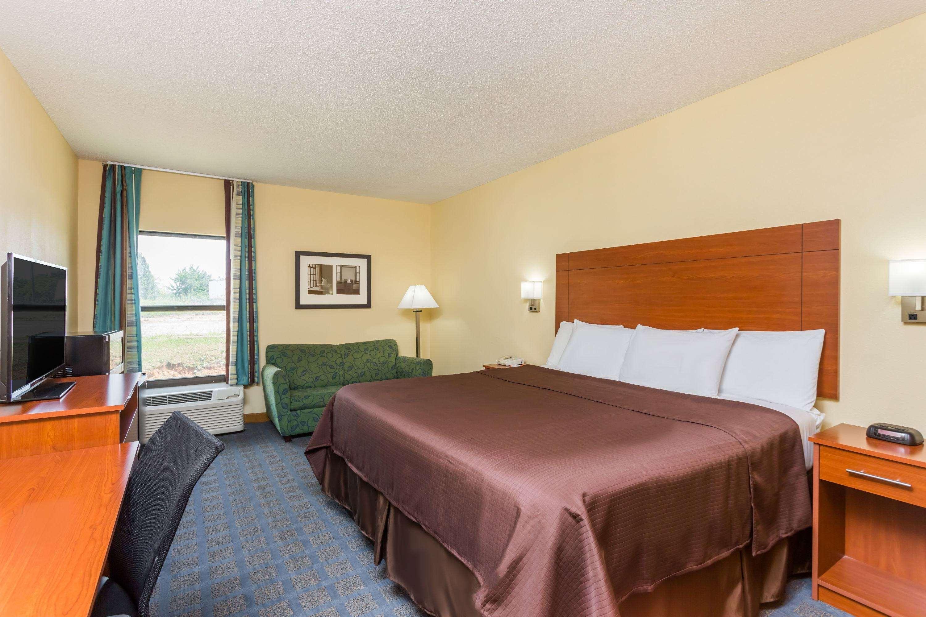 Howard Johnson By Wyndham Spartanburg Expo Center Extérieur photo