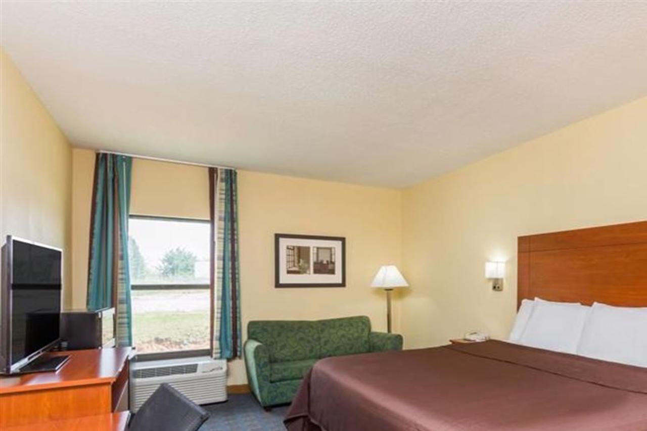 Howard Johnson By Wyndham Spartanburg Expo Center Extérieur photo