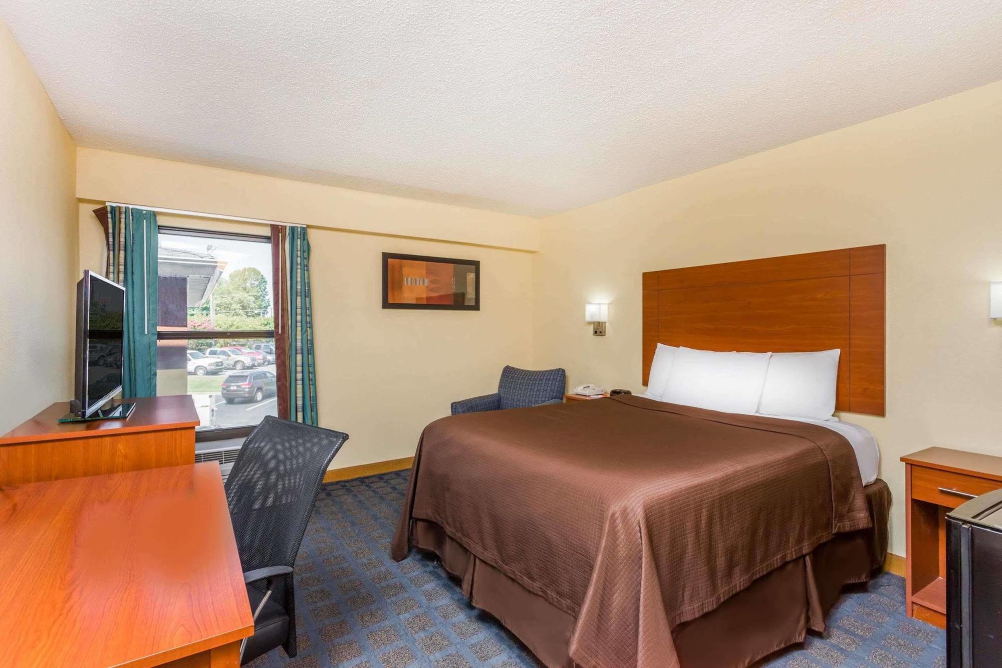 Howard Johnson By Wyndham Spartanburg Expo Center Extérieur photo