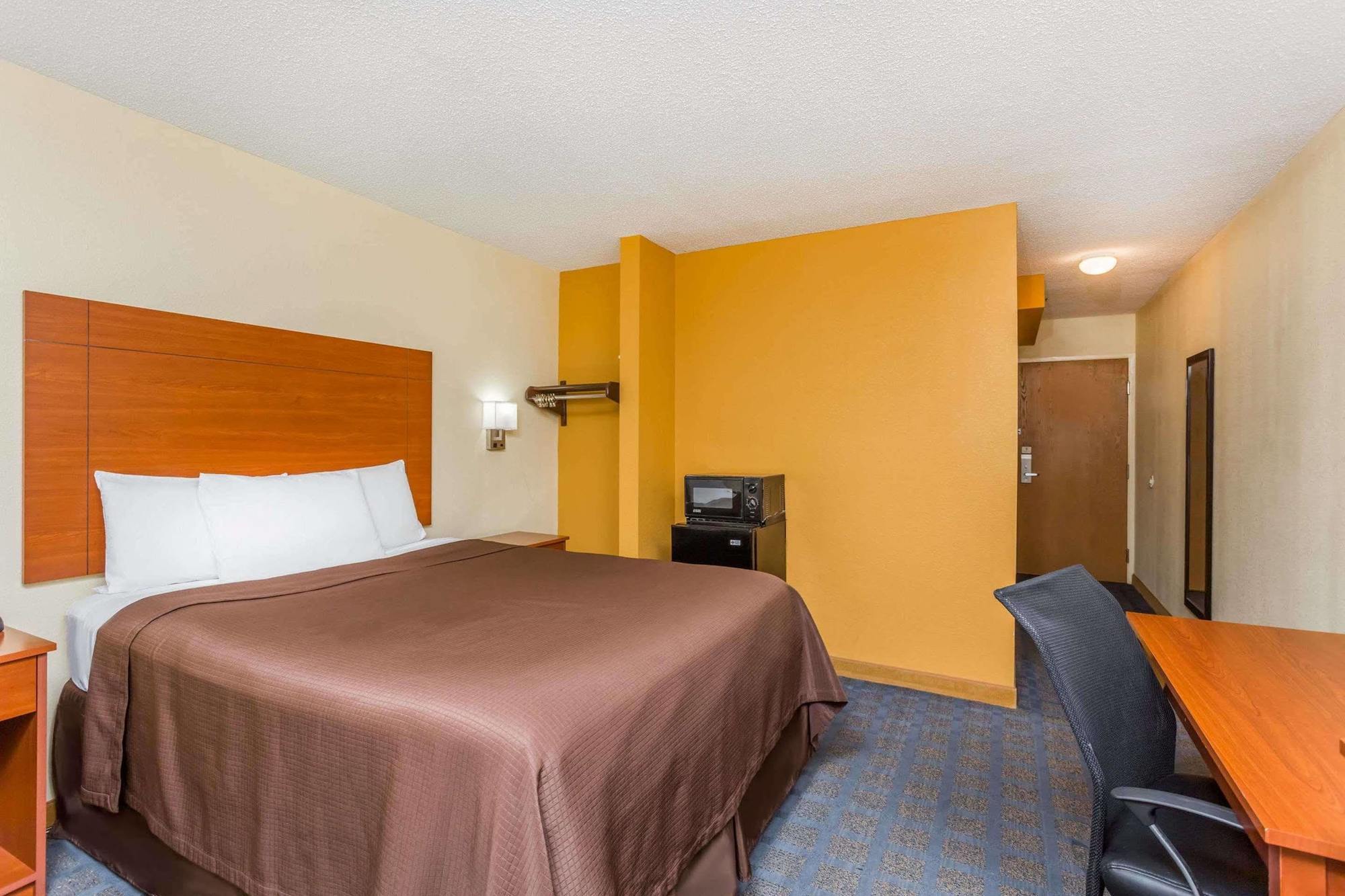 Howard Johnson By Wyndham Spartanburg Expo Center Extérieur photo